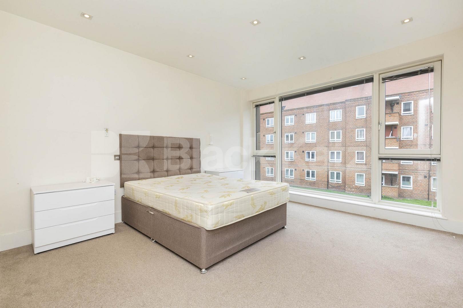 2 bedroom 2 bathroom maisonette in a central location Spelman Street , Brike Lane